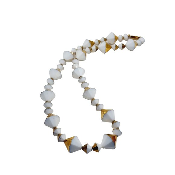 Vintage 2 Tone Gold Milk Glass Faceted Necklace (A1219)